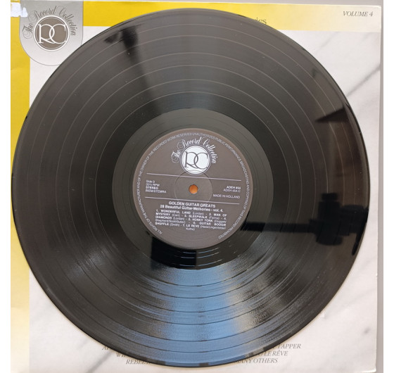 Golden Guitar Greats - 28 Beautiful Guitar Memories (2 LP)