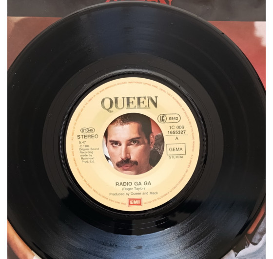 Queen - Radio Ga Ga (миньон 7)