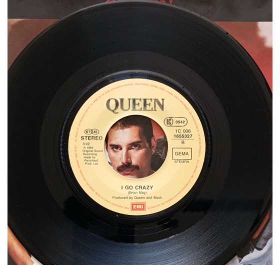 Queen - Radio Ga Ga (миньон 7)